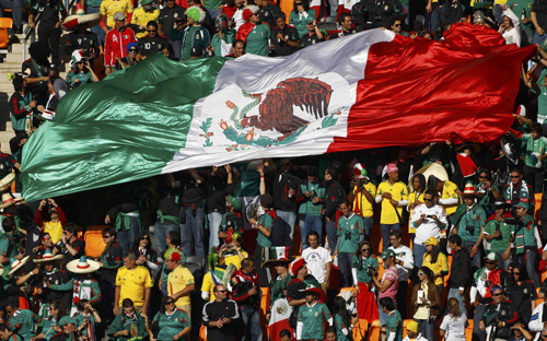 巨大なメキシコ国旗